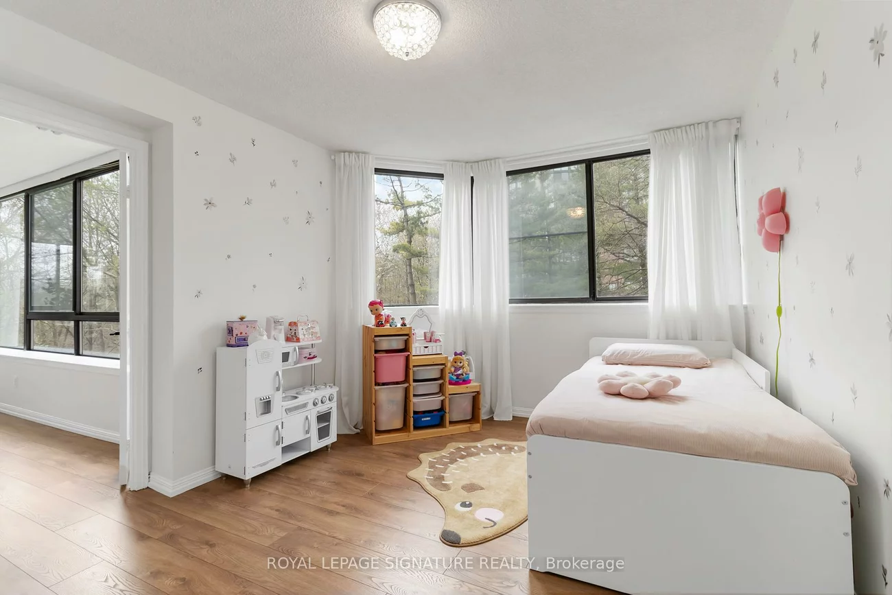 1230, Marlborough, 1003 - CP College Park, Oakville