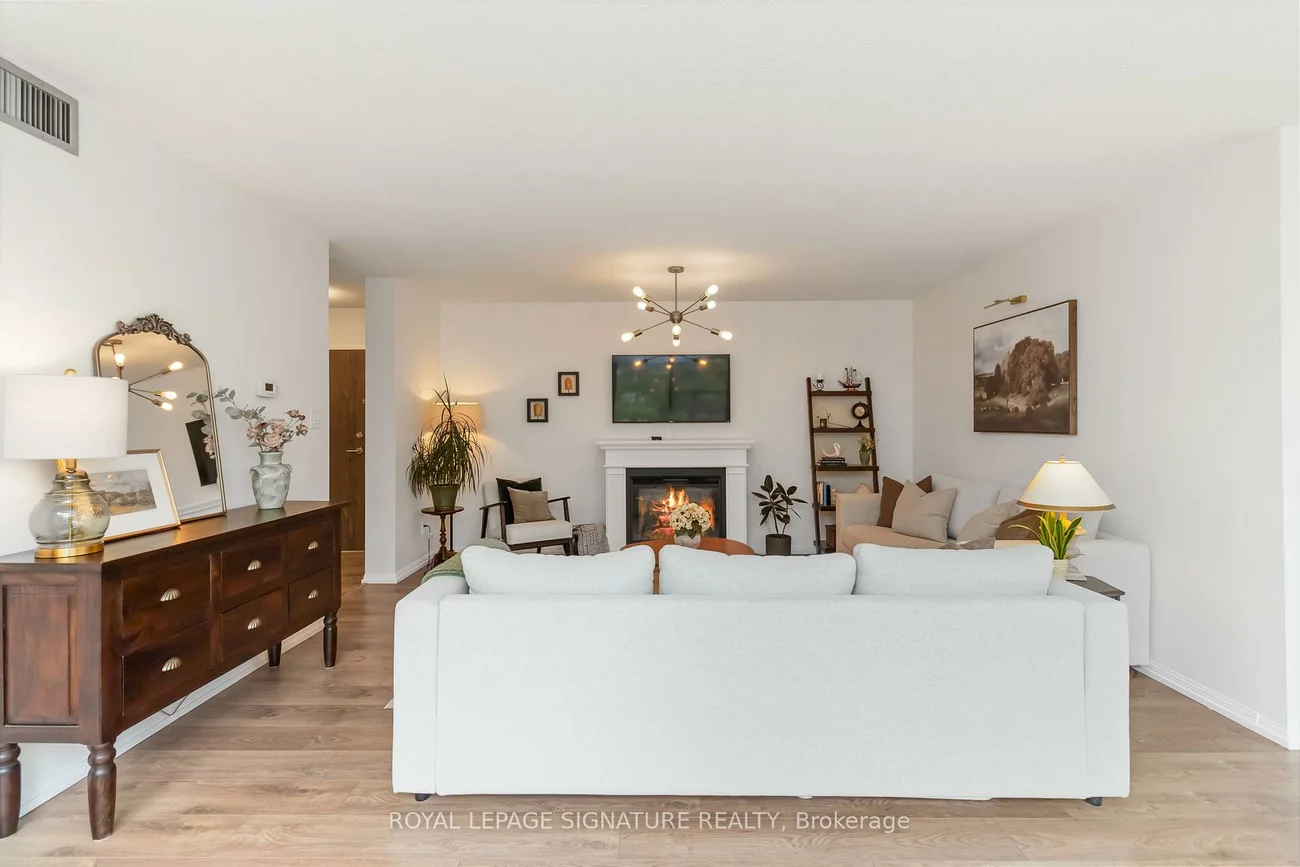 1230, Marlborough, 1003 - CP College Park, Oakville