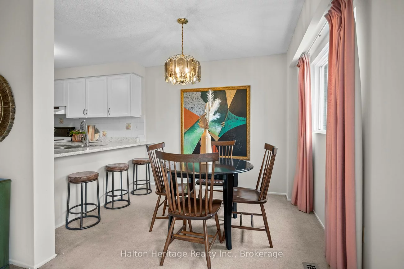 1556, Lancaster, 1005 - FA Falgarwood, Oakville