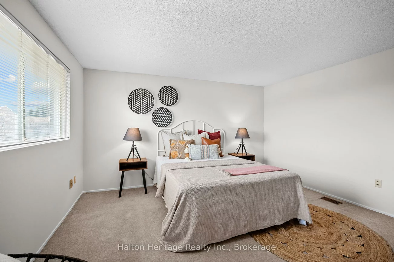 1556, Lancaster, 1005 - FA Falgarwood, Oakville