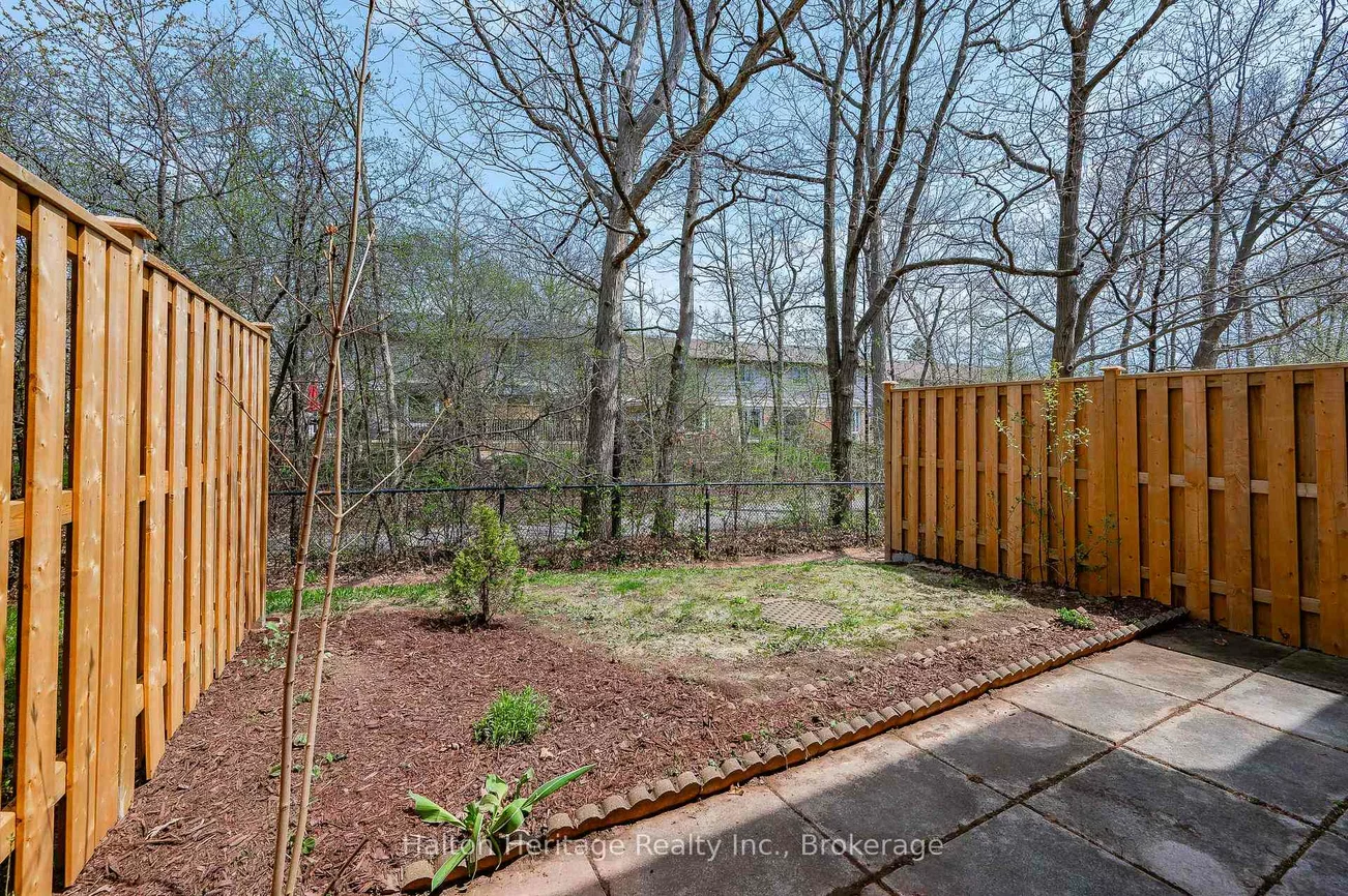 1556, Lancaster, 1005 - FA Falgarwood, Oakville