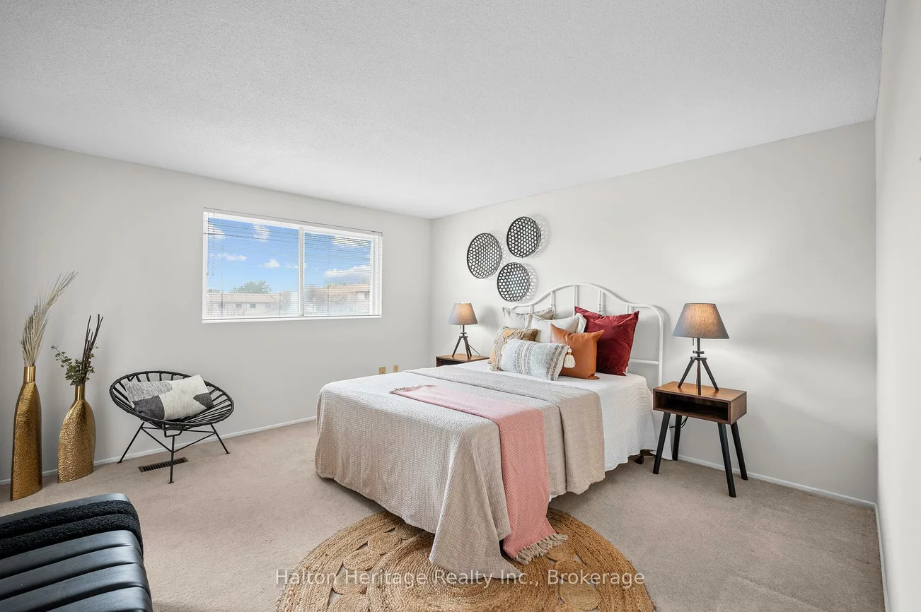 1556, Lancaster, 1005 - FA Falgarwood, Oakville