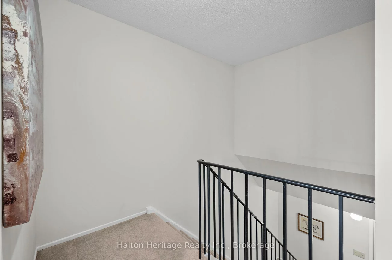 1556, Lancaster, 1005 - FA Falgarwood, Oakville