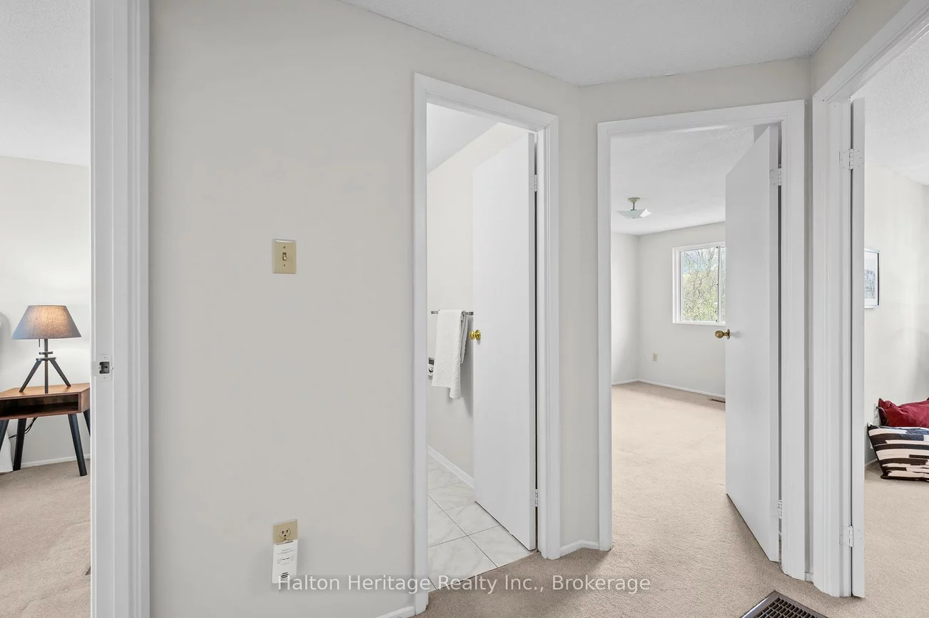 1556, Lancaster, 1005 - FA Falgarwood, Oakville