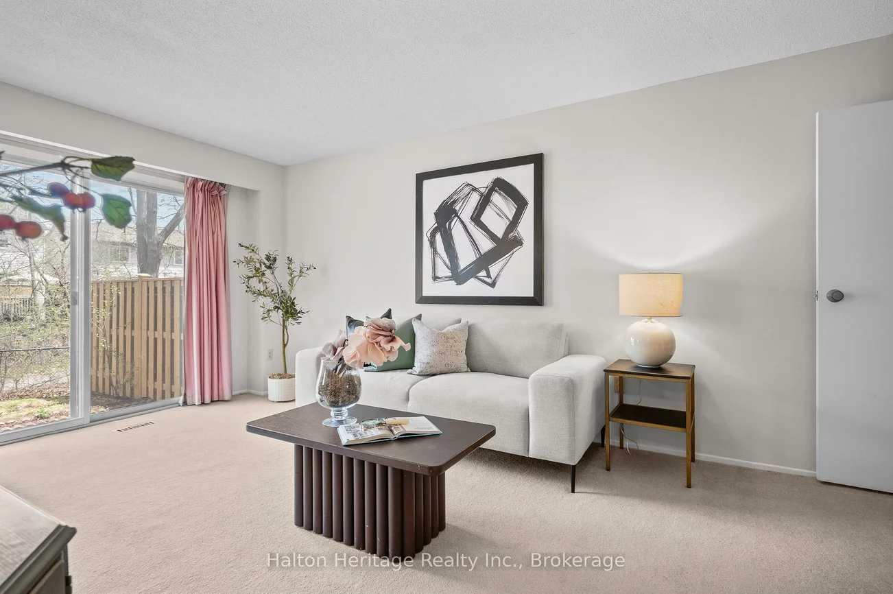 1556, Lancaster, 1005 - FA Falgarwood, Oakville