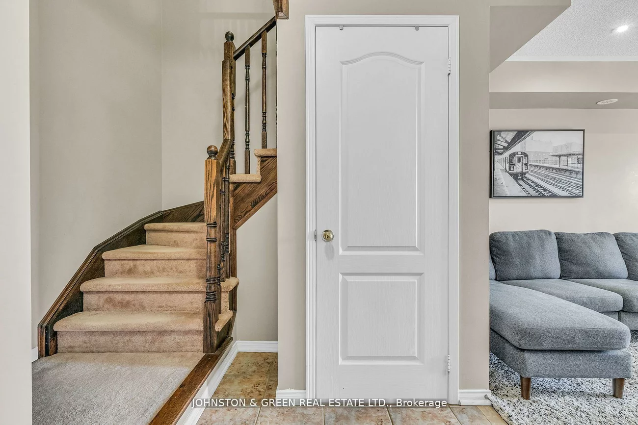 2551, Sixth, 1015 - RO River Oaks, Oakville