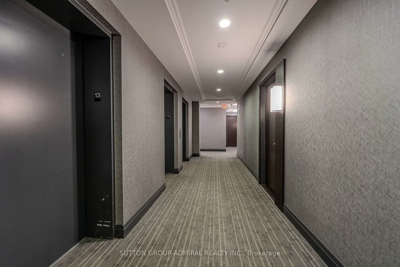 55, Speers, 1014 - QE Queen Elizabeth, Oakville
