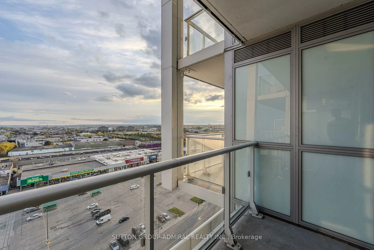 55, Speers, 1014 - QE Queen Elizabeth, Oakville