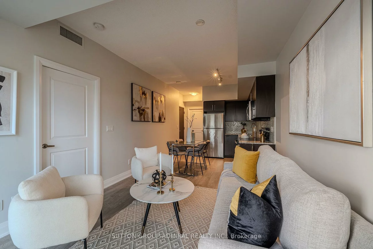 55, Speers, 1014 - QE Queen Elizabeth, Oakville