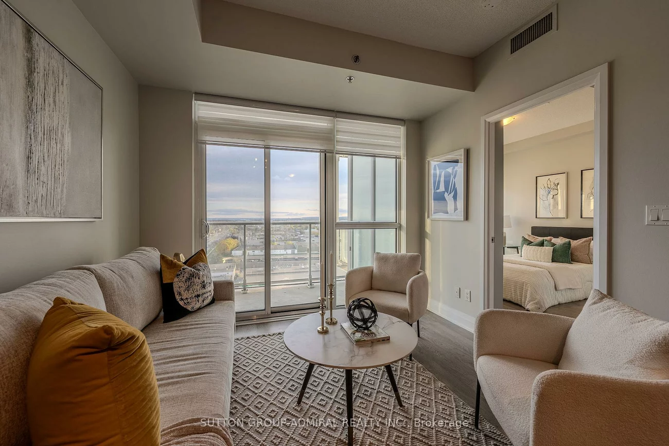 55, Speers, 1014 - QE Queen Elizabeth, Oakville