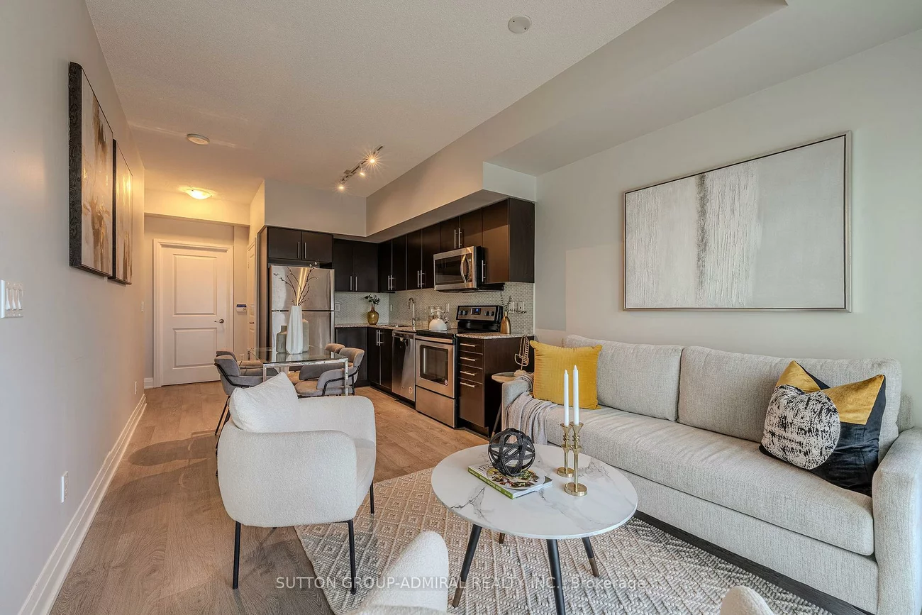 55, Speers, 1014 - QE Queen Elizabeth, Oakville