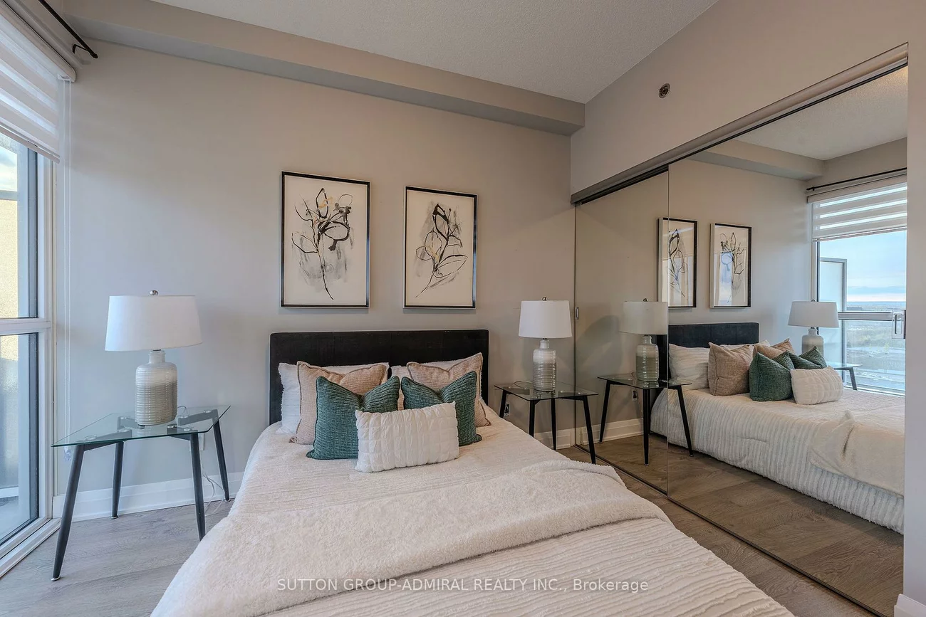 55, Speers, 1014 - QE Queen Elizabeth, Oakville