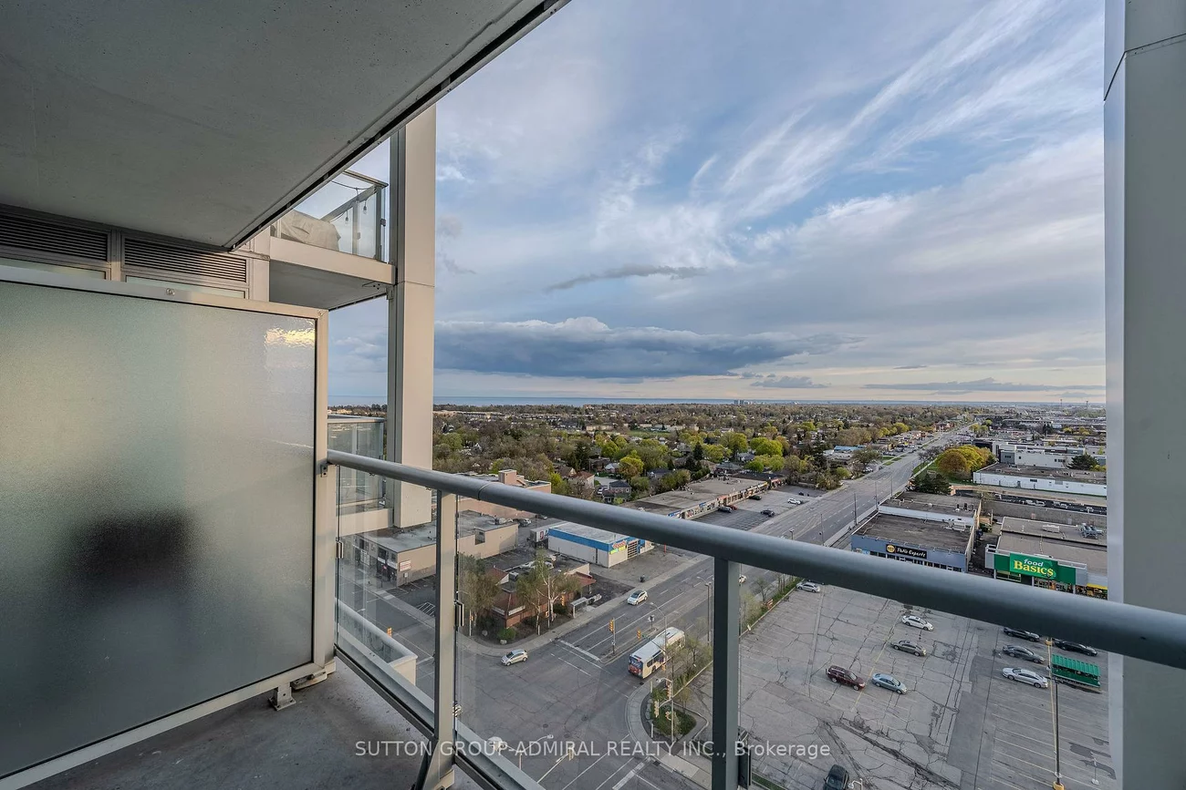55, Speers, 1014 - QE Queen Elizabeth, Oakville