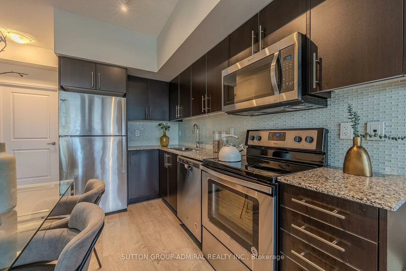 55, Speers, 1014 - QE Queen Elizabeth, Oakville