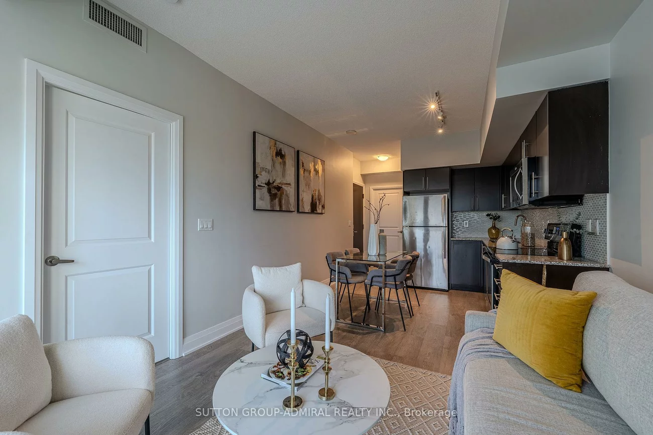 55, Speers, 1014 - QE Queen Elizabeth, Oakville