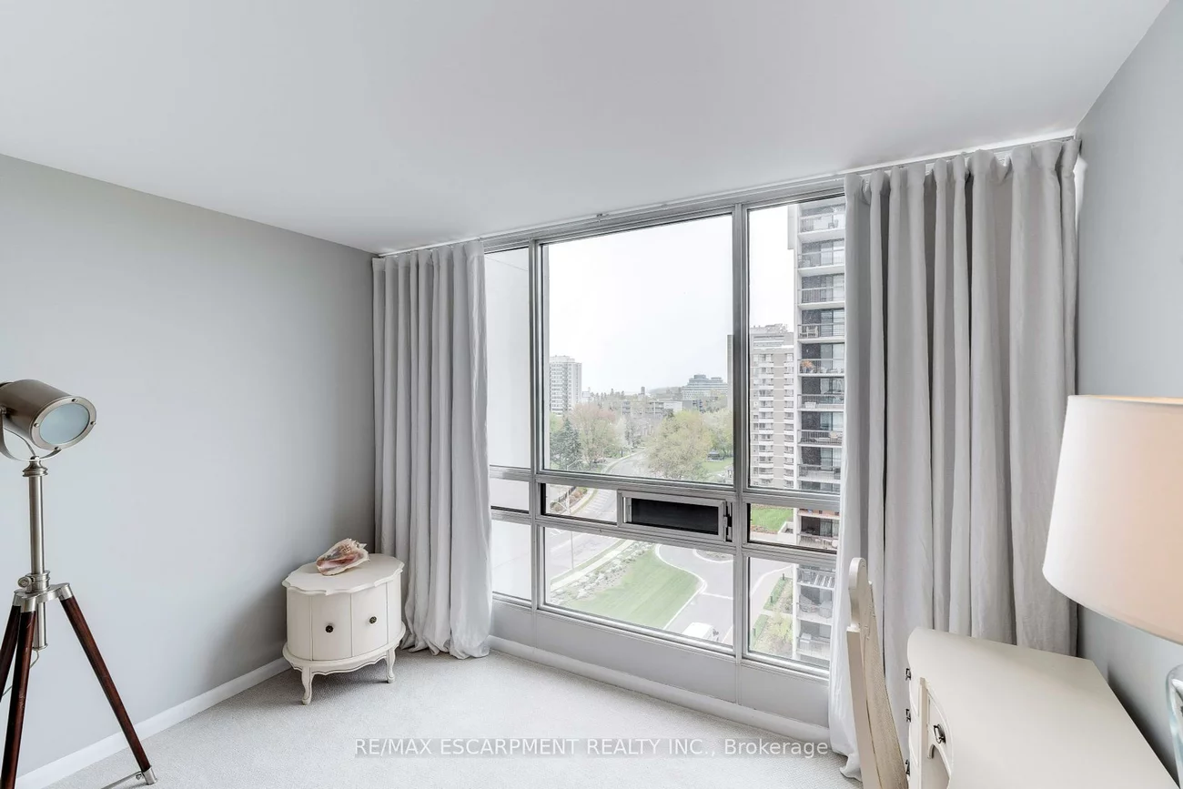 2175, Marine, 1001 - BR Bronte, Oakville