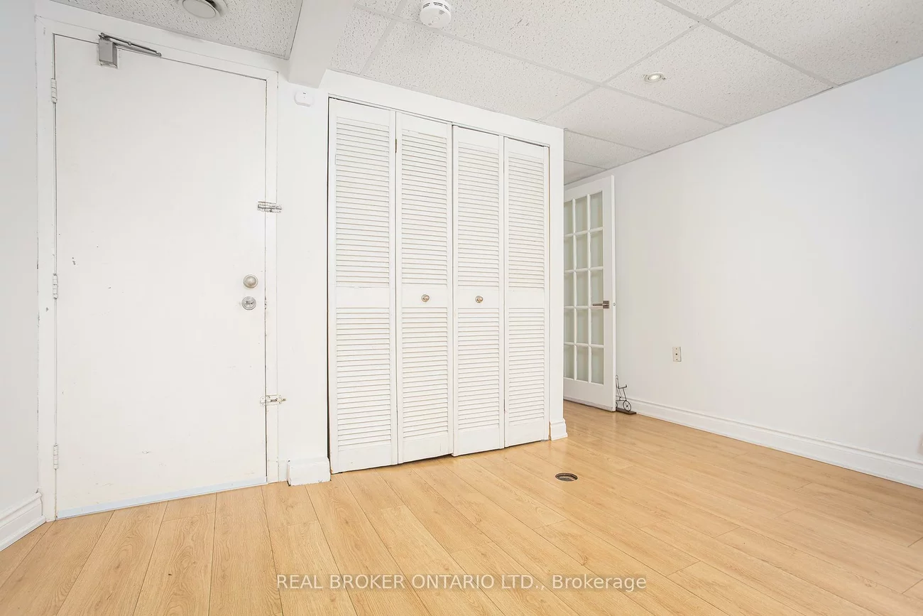 1135, McCraney, 1003 - CP College Park, Oakville