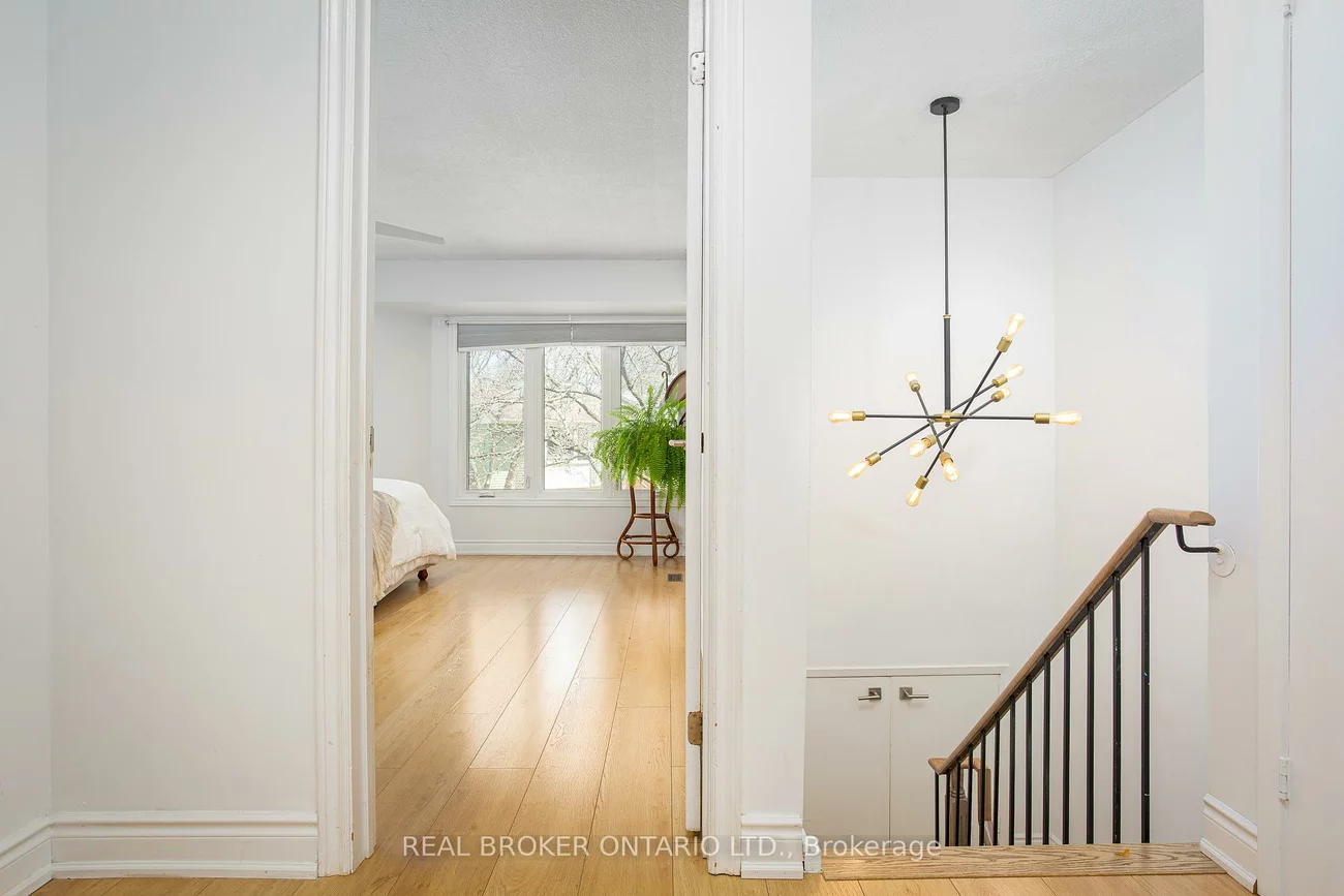 1135, McCraney, 1003 - CP College Park, Oakville