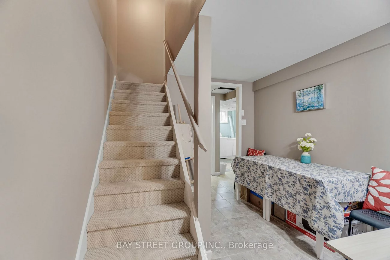 41, Nadia, 1003 - CP College Park, Oakville