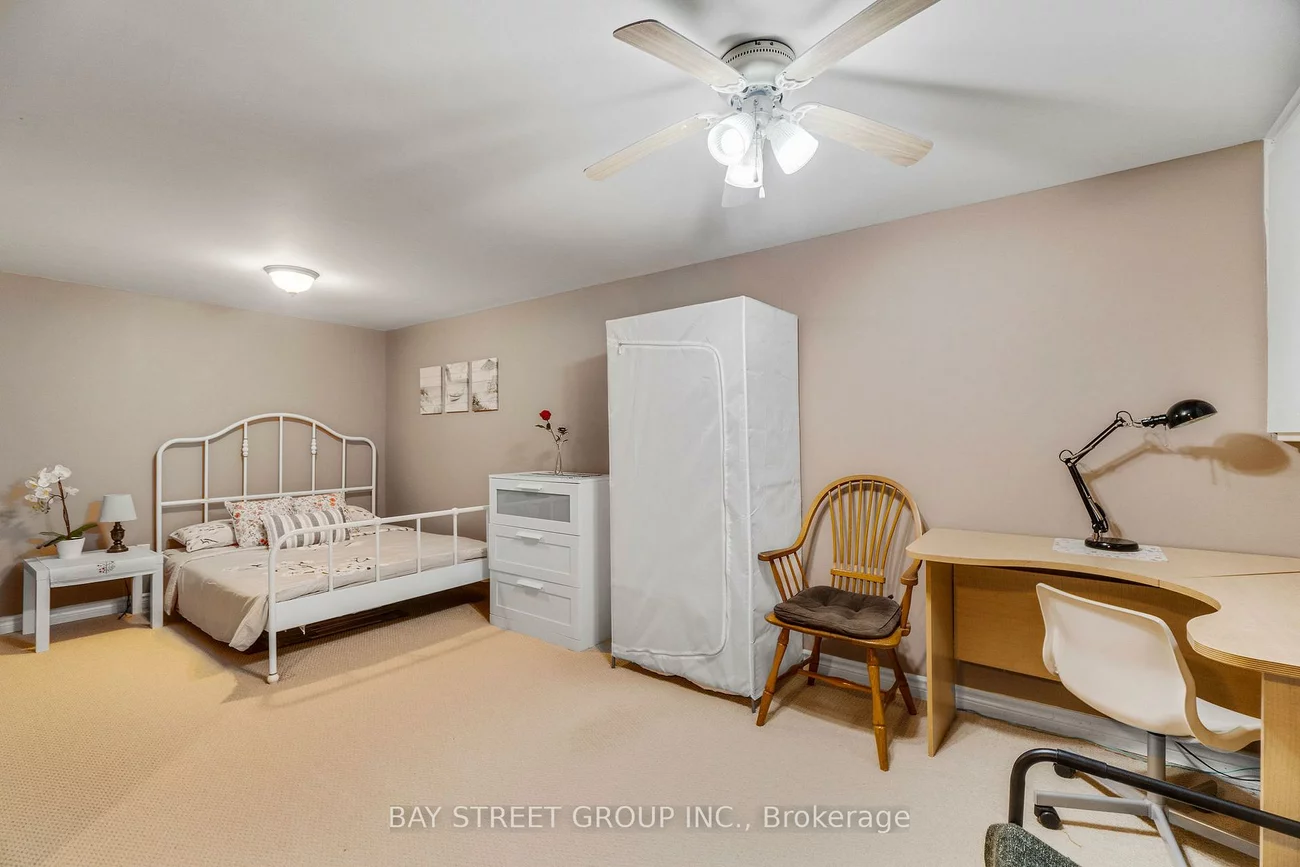 41, Nadia, 1003 - CP College Park, Oakville