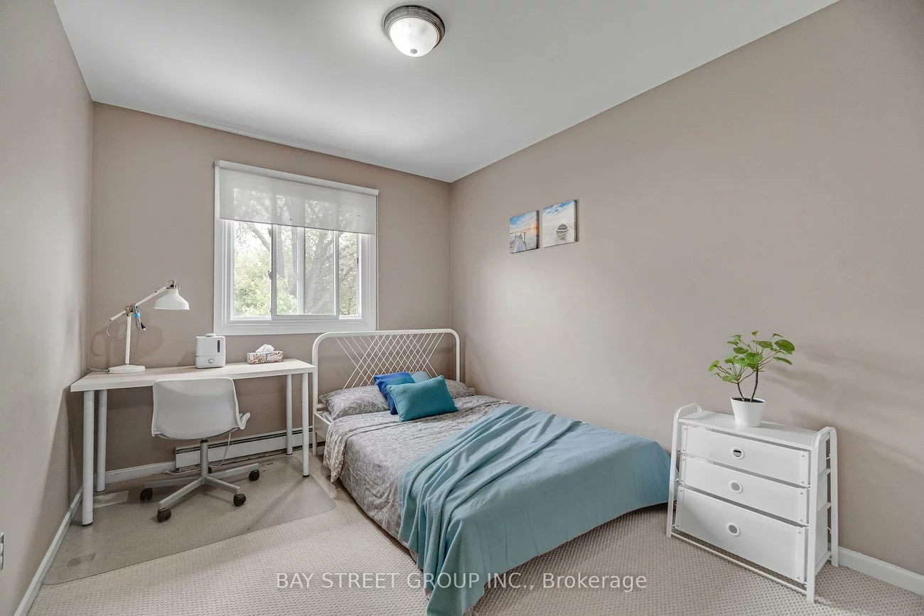 41, Nadia, 1003 - CP College Park, Oakville