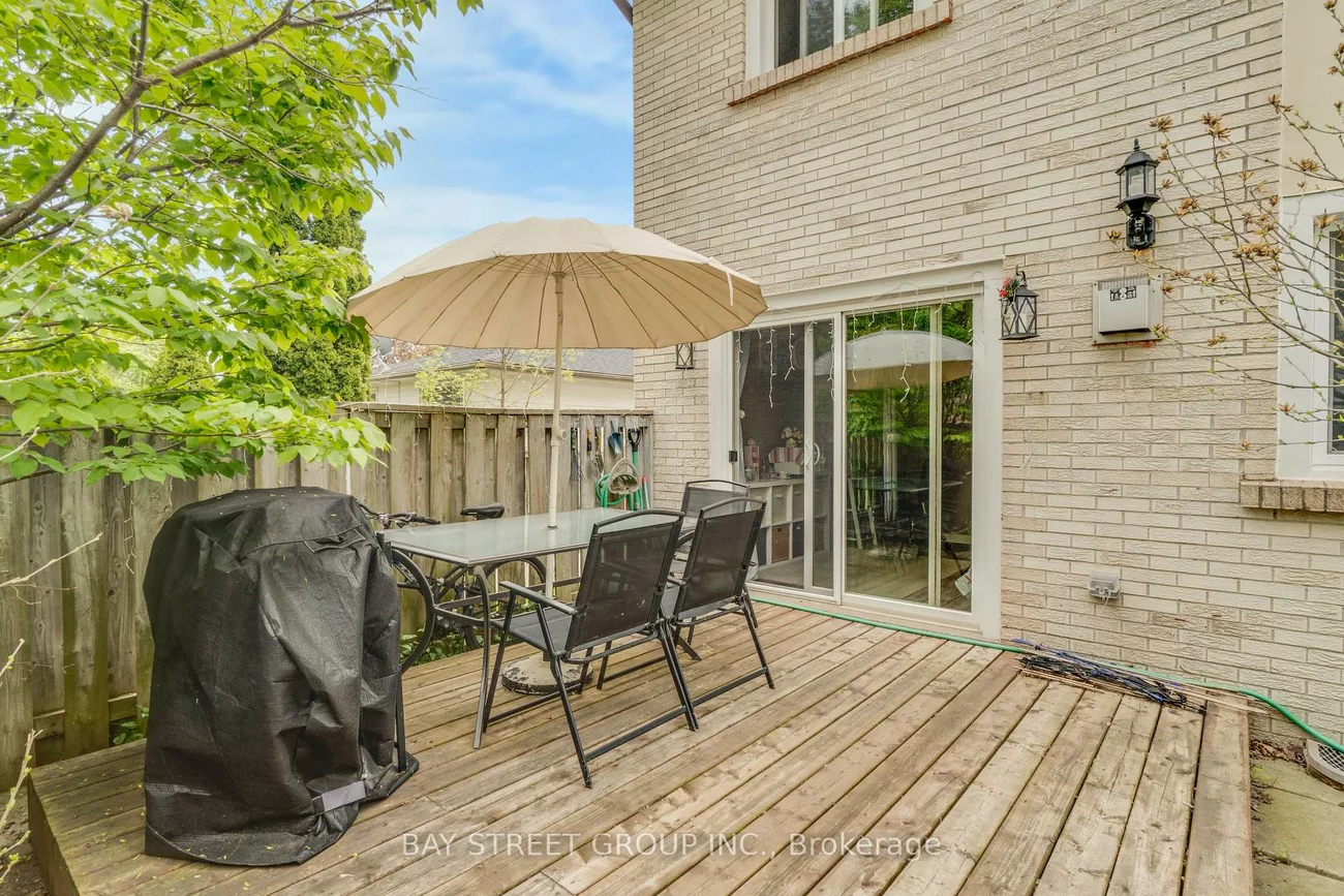 41, Nadia, 1003 - CP College Park, Oakville