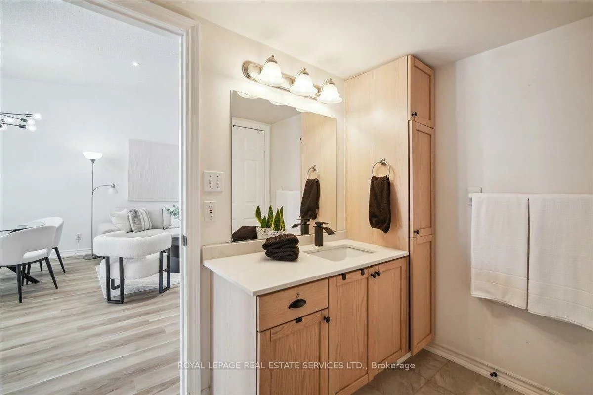1440, Bishops, 1007 - GA Glen Abbey, Oakville