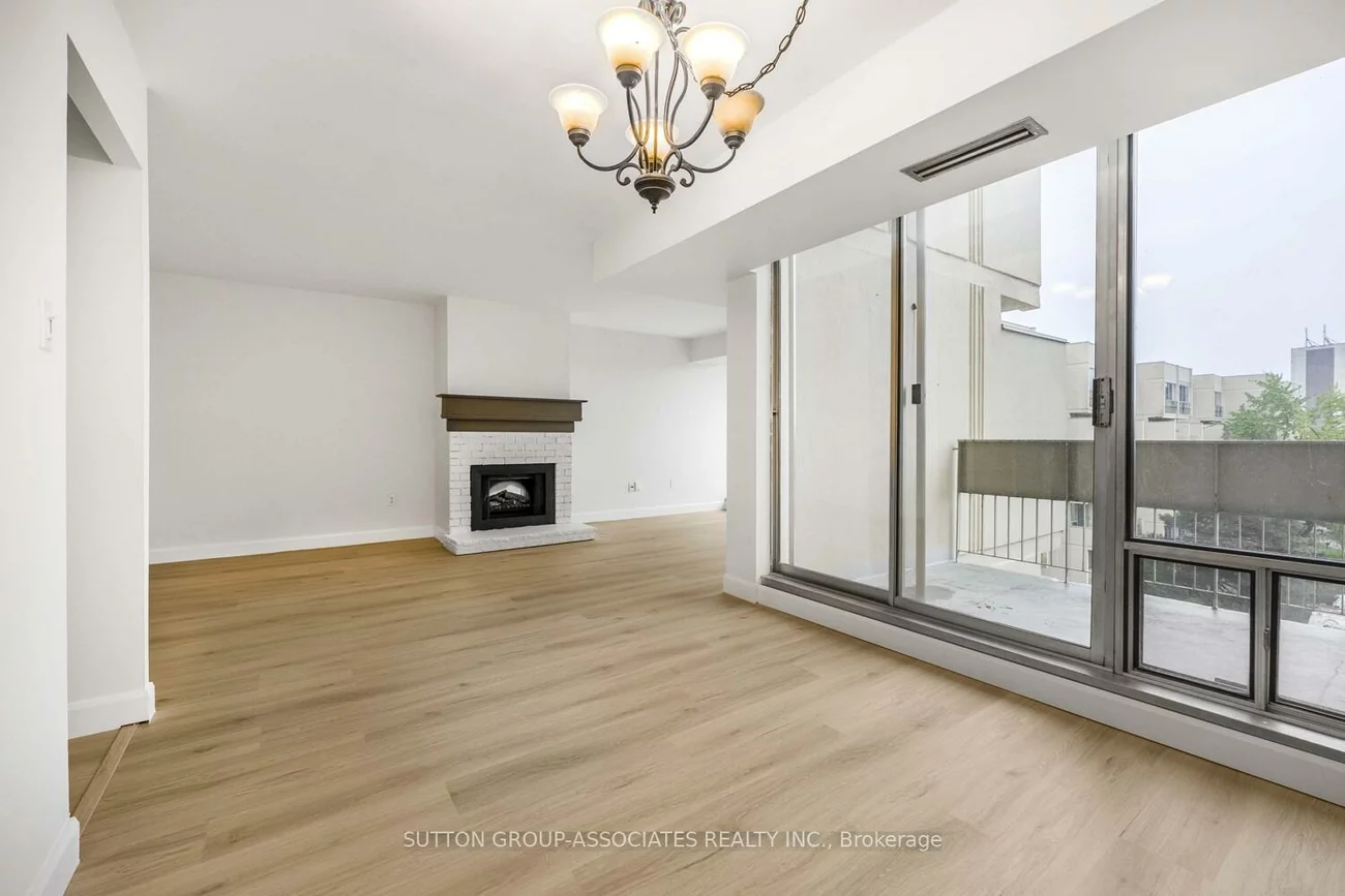 1300, Marlborough, 1005 - FA Falgarwood, Oakville