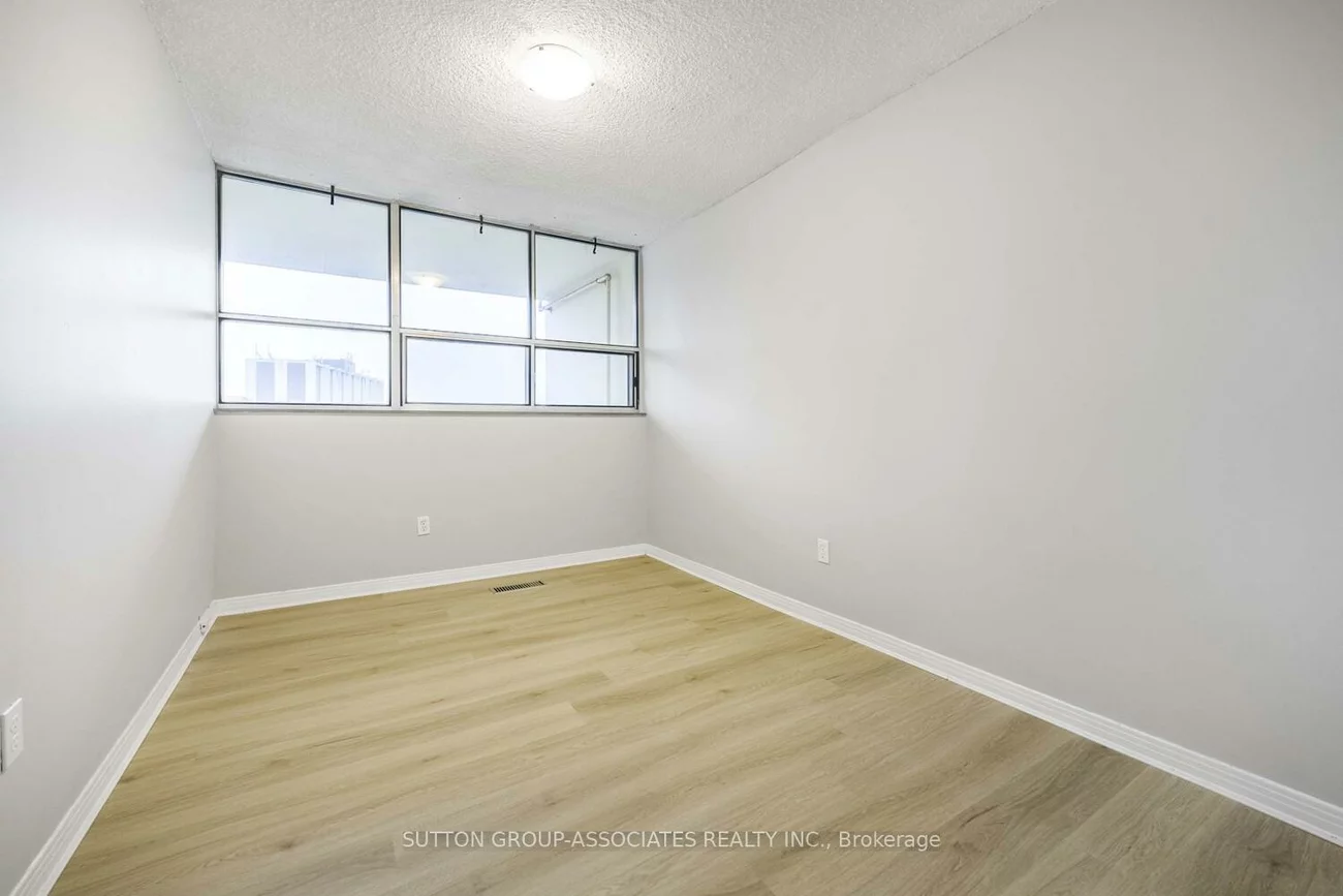 1300, Marlborough, 1005 - FA Falgarwood, Oakville