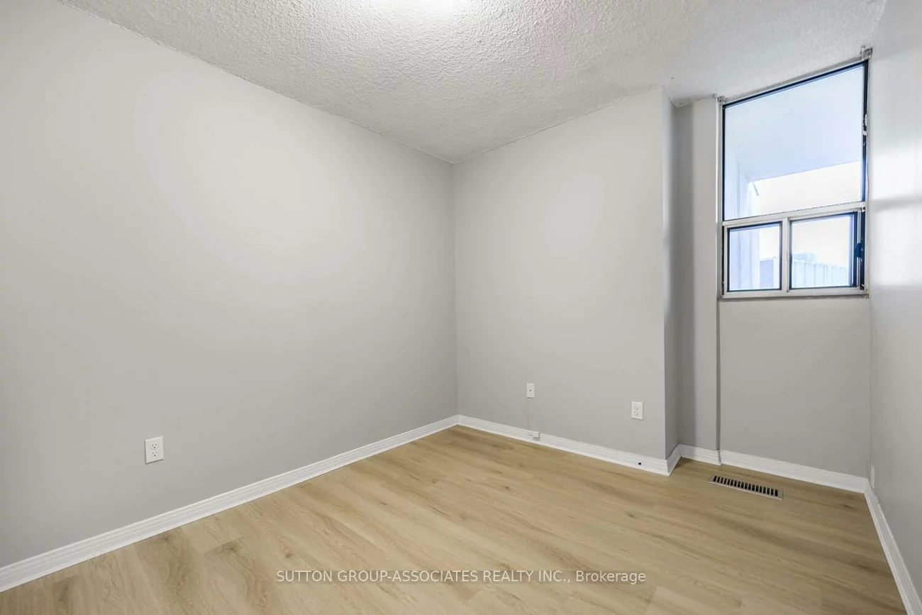 1300, Marlborough, 1005 - FA Falgarwood, Oakville
