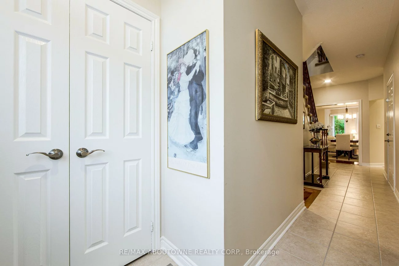 300, Ravineview, 1018 - WC Wedgewood Creek, Oakville