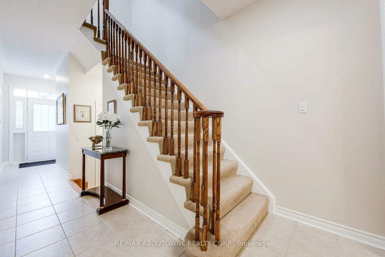 300, Ravineview, 1018 - WC Wedgewood Creek, Oakville