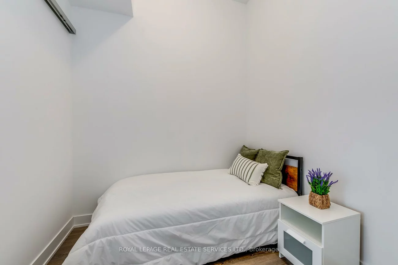 2485, Taunton, 1015 - RO River Oaks, Oakville