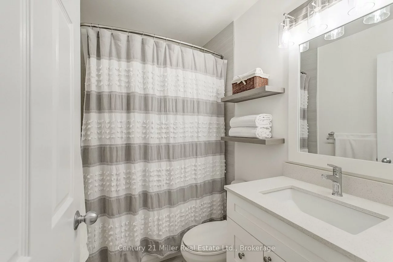 1120, Queens, 1003 - CP College Park, Oakville
