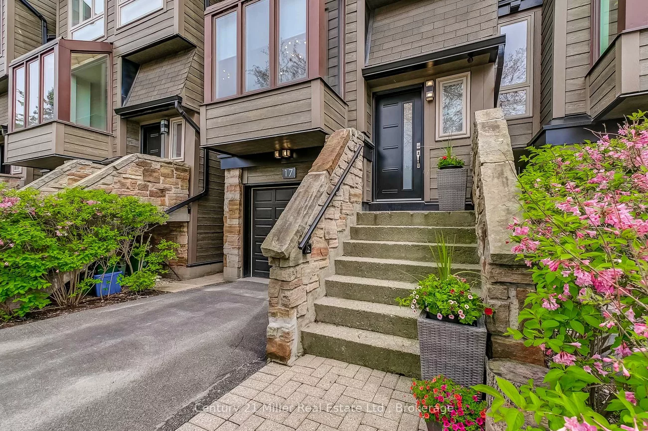 1120, Queens, 1003 - CP College Park, Oakville