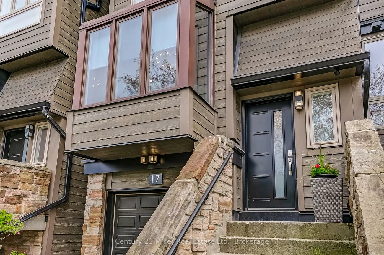1120, Queens, 1003 - CP College Park, Oakville