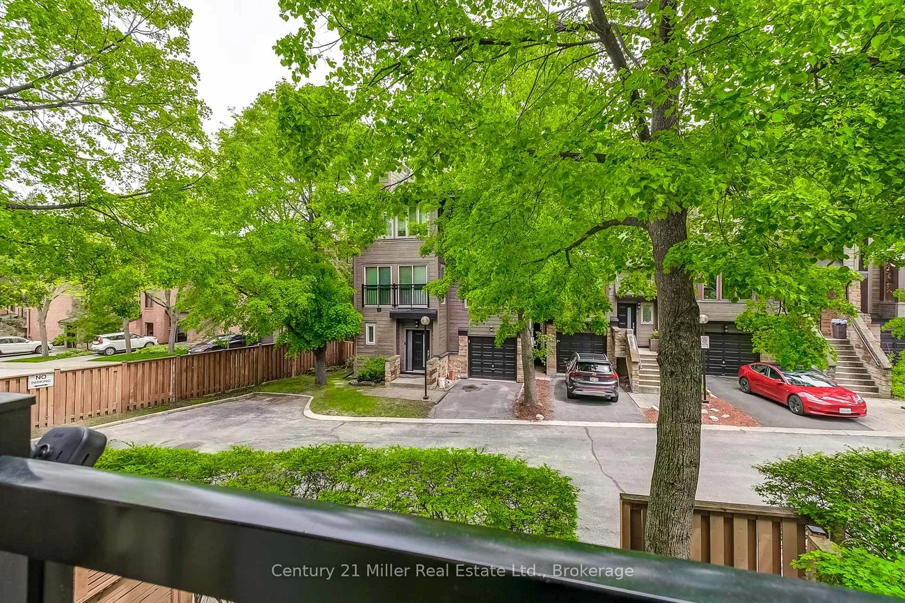 1120, Queens, 1003 - CP College Park, Oakville