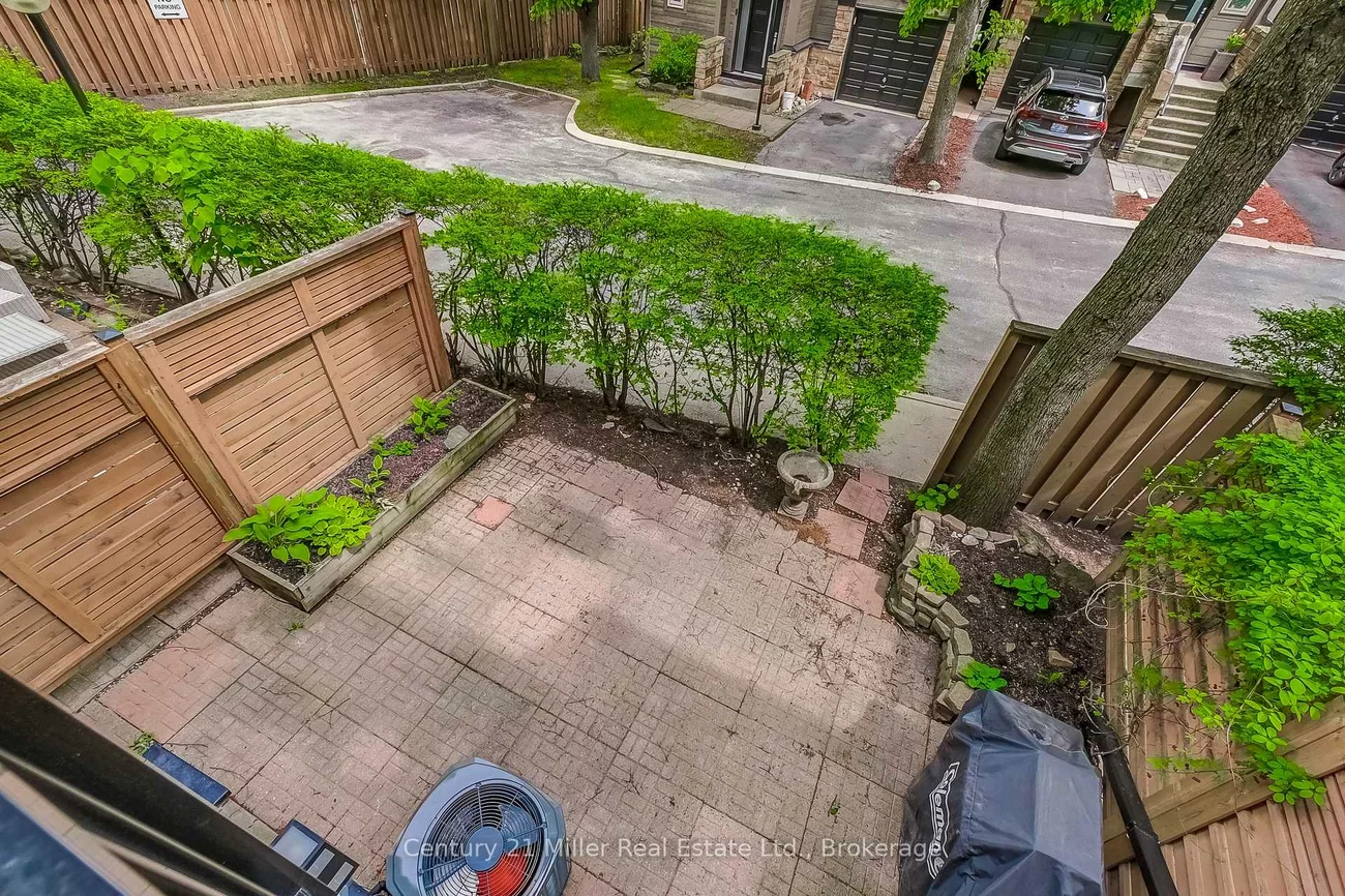 1120, Queens, 1003 - CP College Park, Oakville