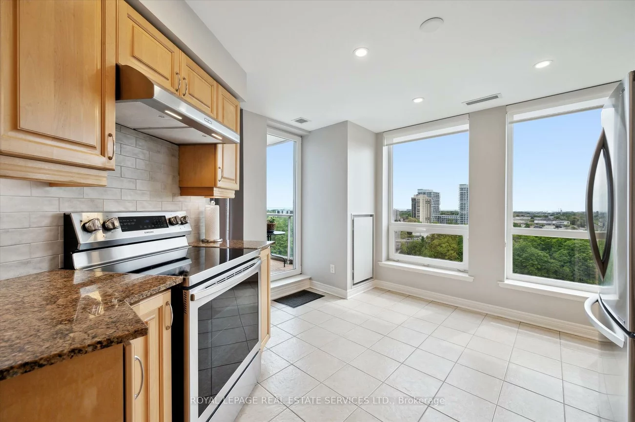 40, Old Mill, 1014 - QE Queen Elizabeth, Oakville