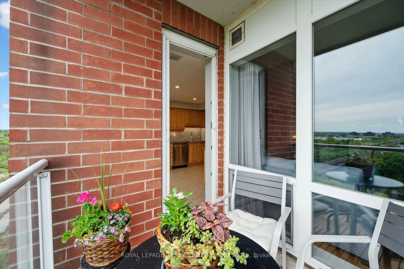 40, Old Mill, 1014 - QE Queen Elizabeth, Oakville
