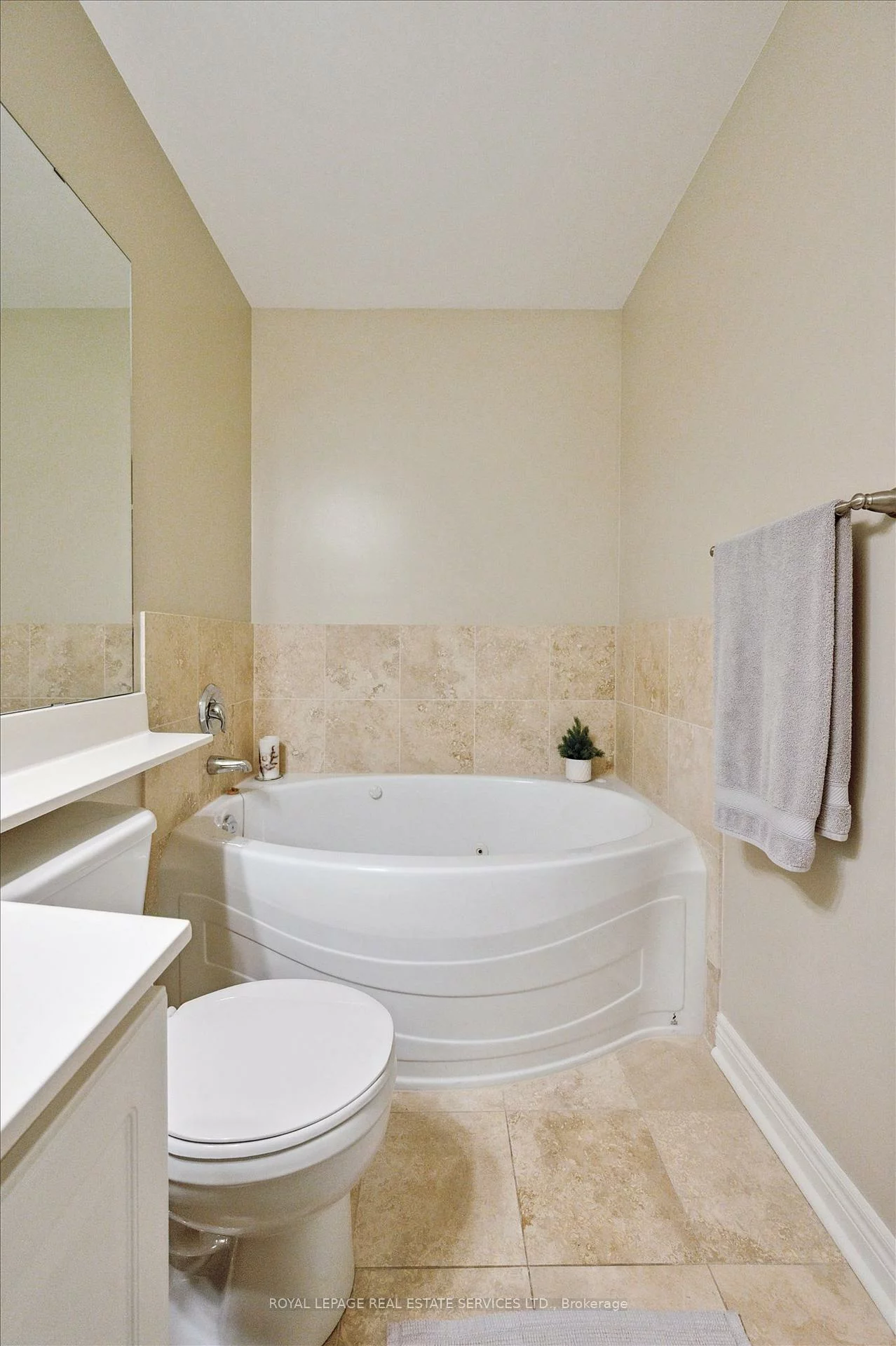 40, Old Mill, 1014 - QE Queen Elizabeth, Oakville