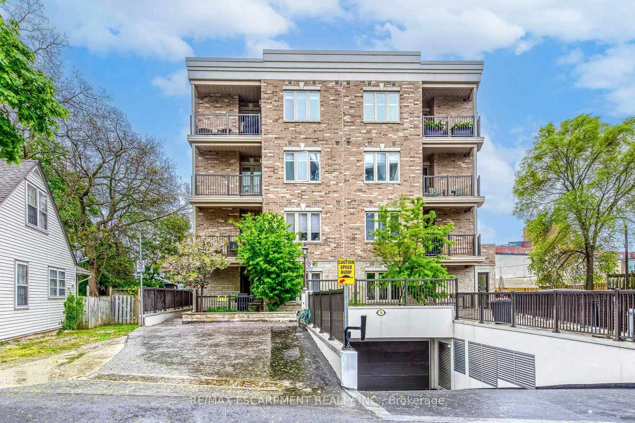 70, Stewart, 1002 - CO Central, Oakville