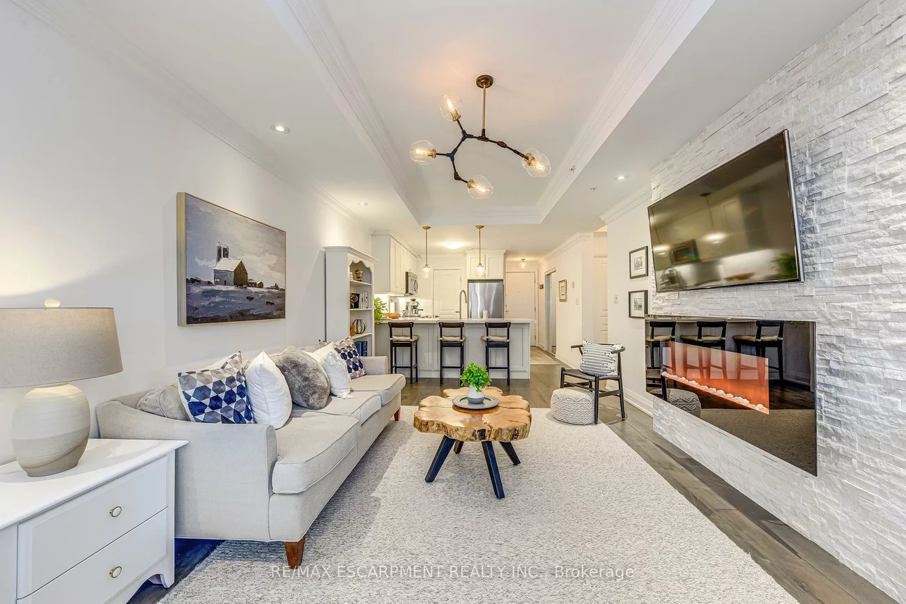 70, Stewart, 1002 - CO Central, Oakville