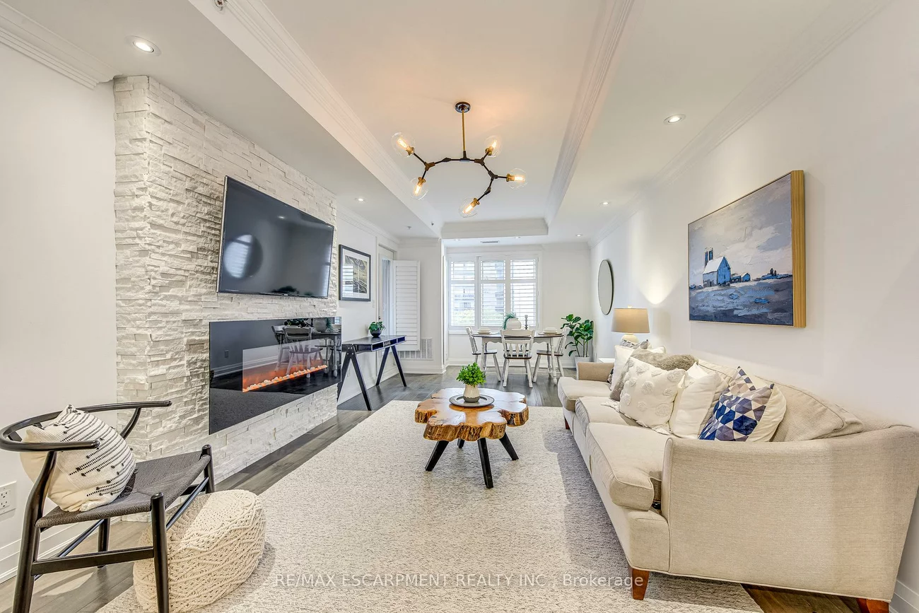 70, Stewart, 1002 - CO Central, Oakville