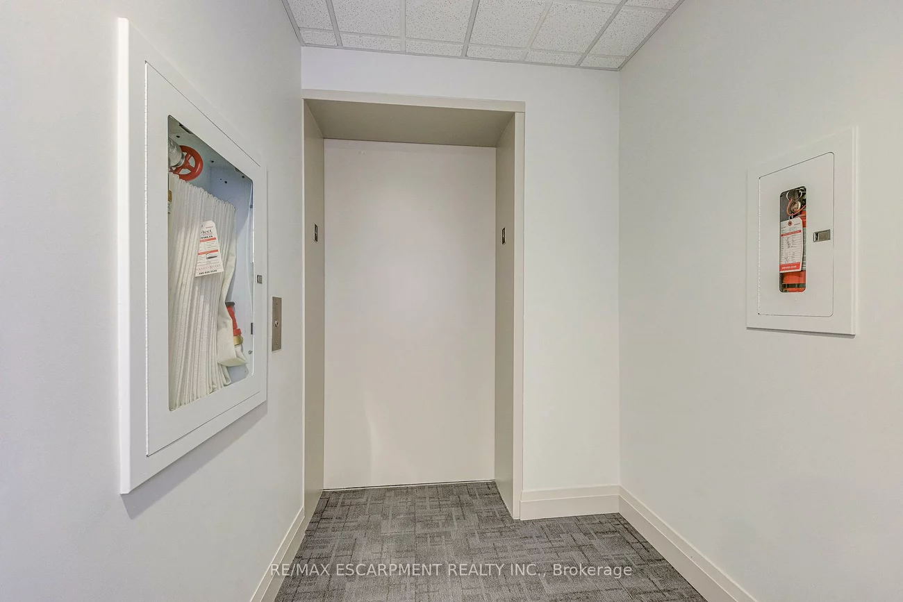 70, Stewart, 1002 - CO Central, Oakville
