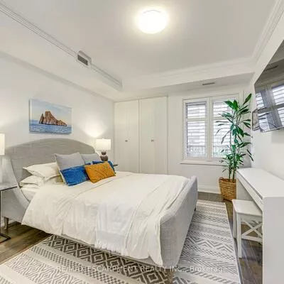 70, Stewart, 1002 - CO Central, Oakville