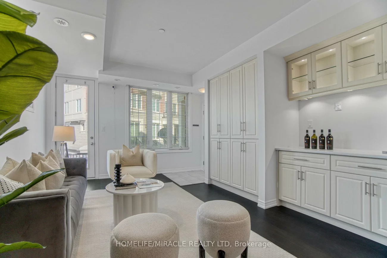 2199, Lillykin, 1015 - RO River Oaks, Oakville