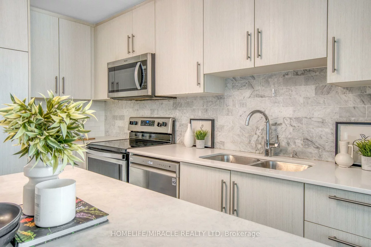 2199, Lillykin, 1015 - RO River Oaks, Oakville
