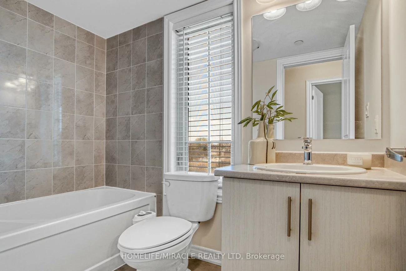 2199, Lillykin, 1015 - RO River Oaks, Oakville