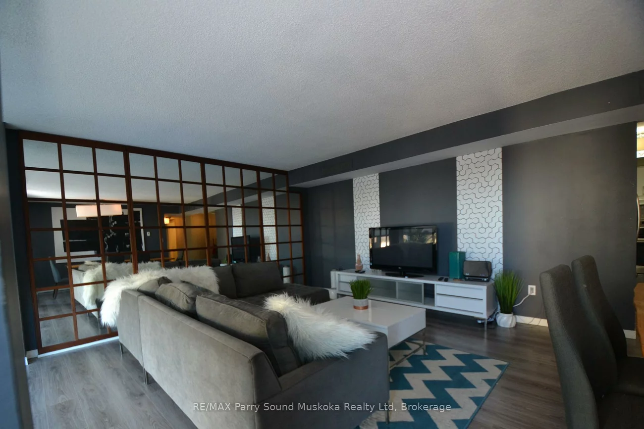 1071, Queens, 1003 - CP College Park, Oakville
